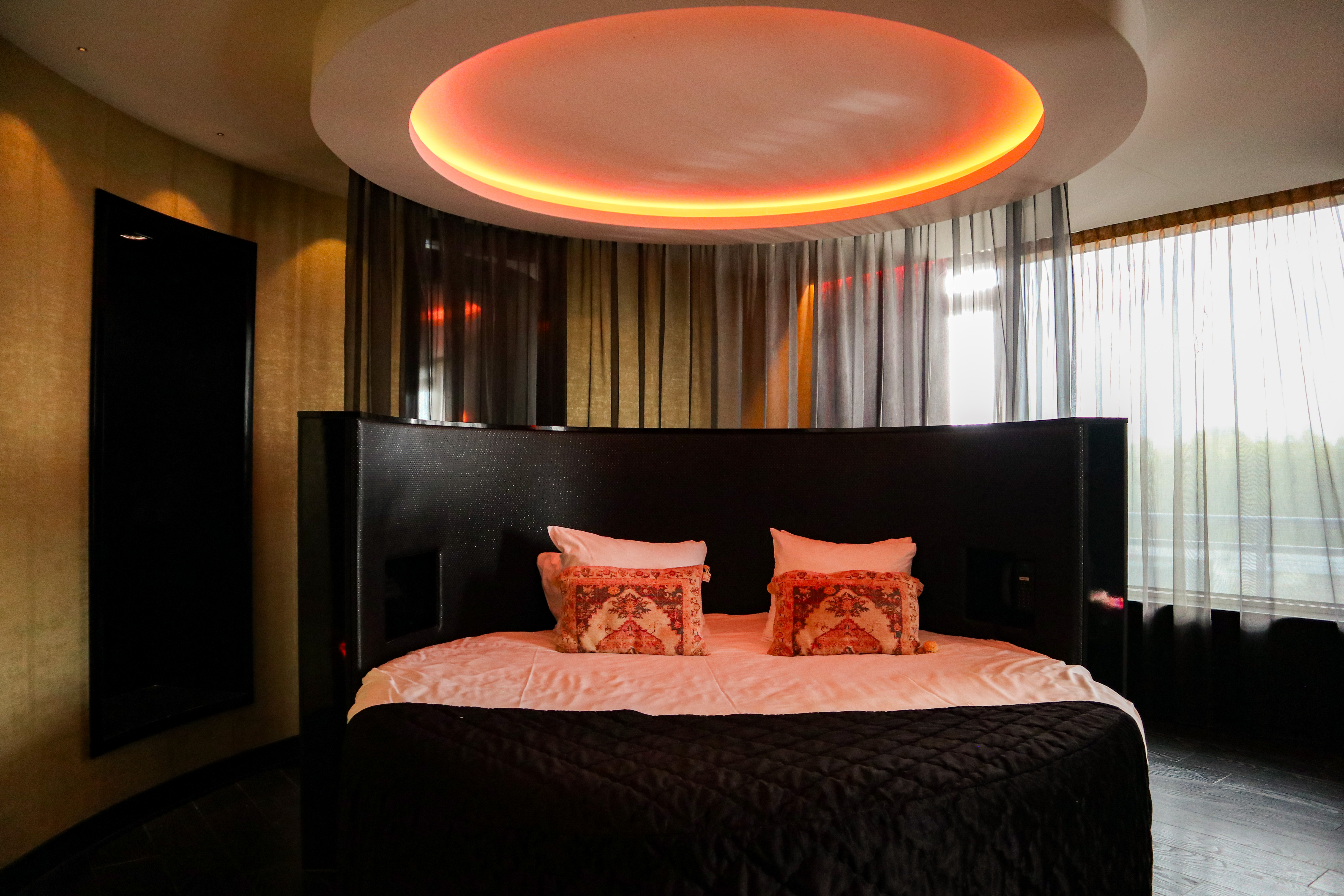 Suite Deal
