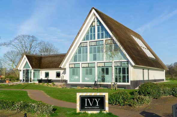 Gastvrouw/Gastheer Ivy Boutique Wellness Gastvrouw/Gastheer Ivy Boutique Wellness