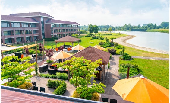 Van der Valk Hotel Wolvega - Heerenveen met eigen strand