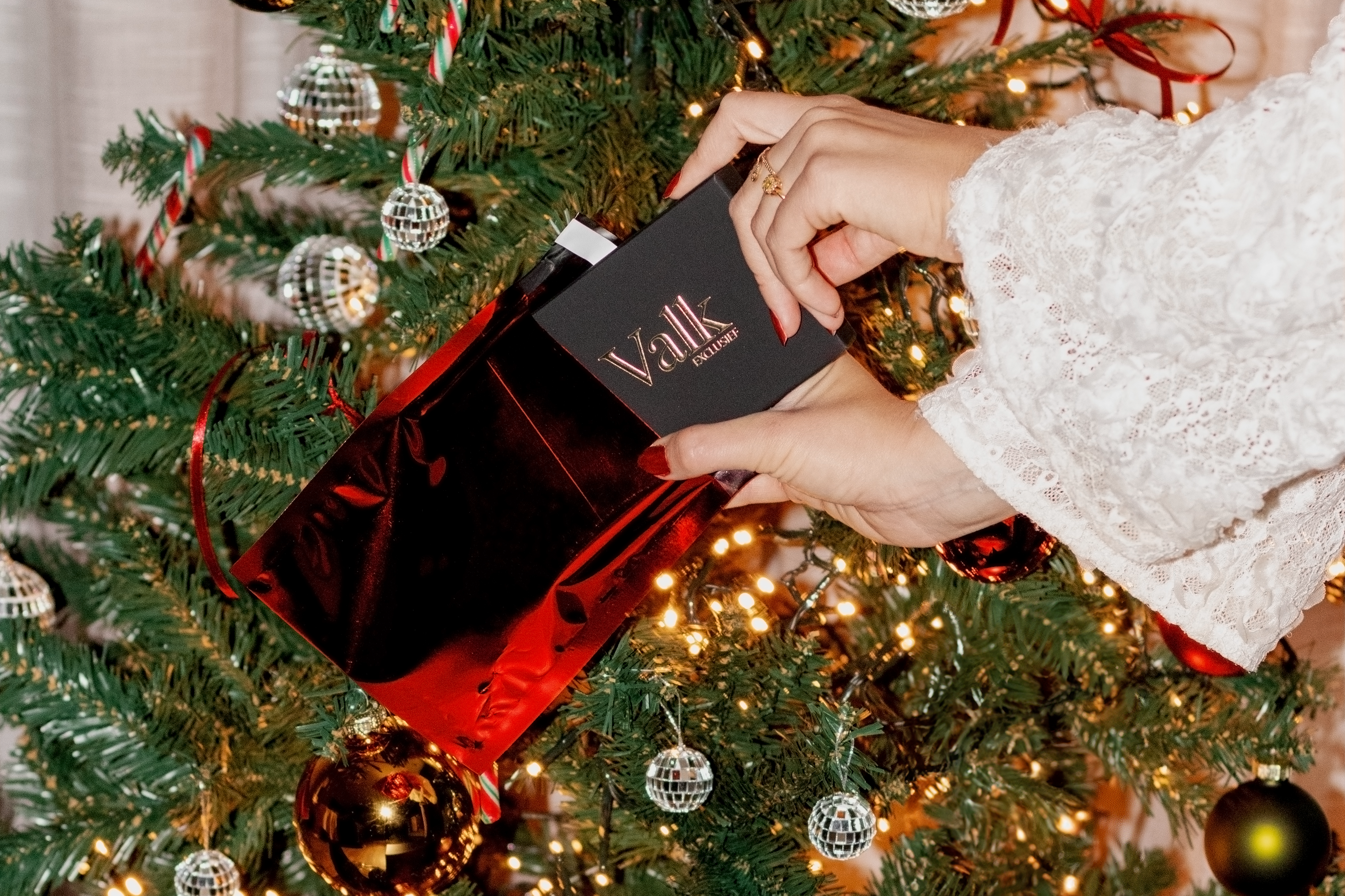Een Valk Cadeaucard met een cadeaubox