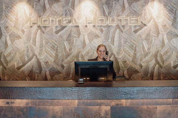 Receptioniste | Receptionist Receptioniste | Receptionist