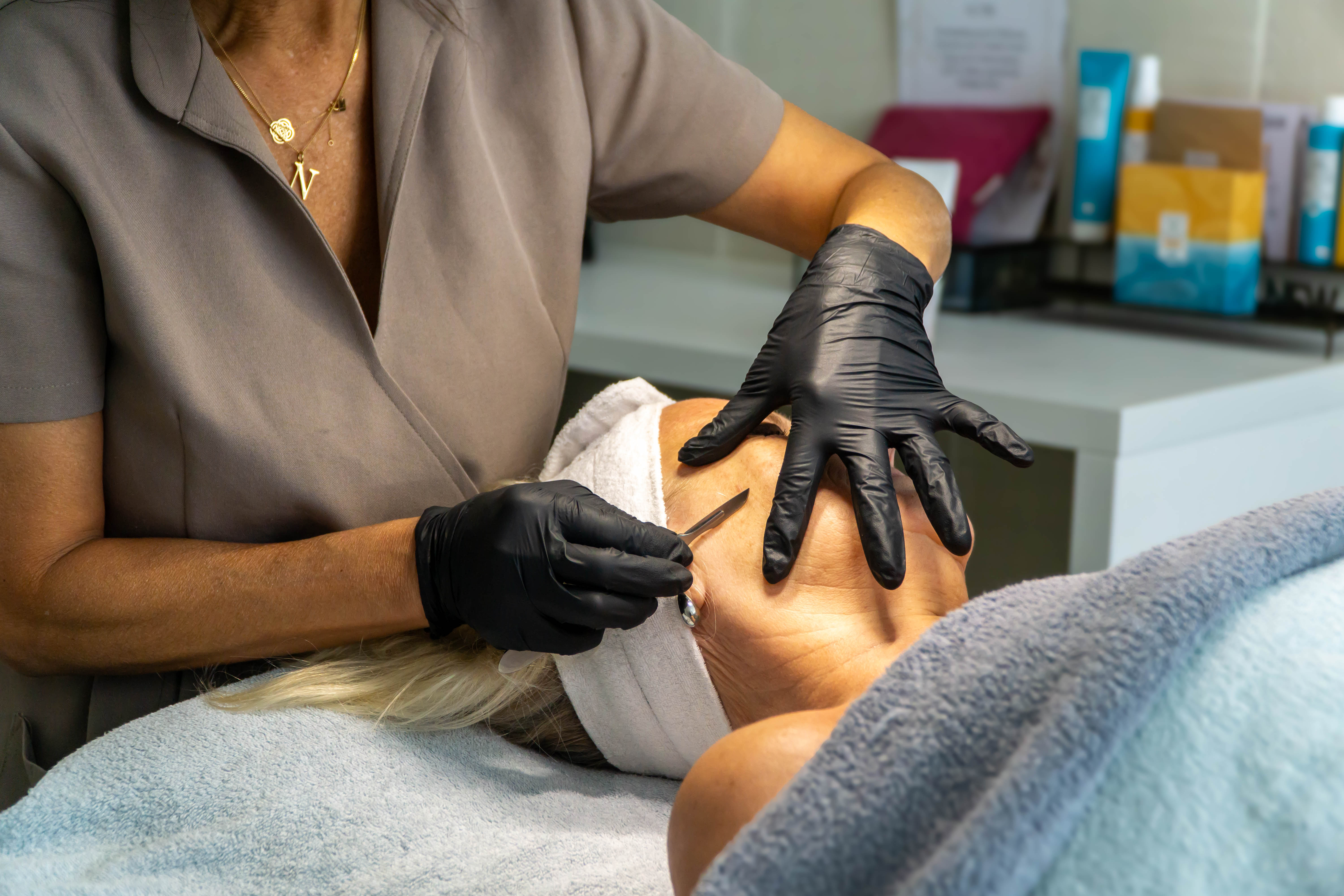 Huidverbeterende gezichtsbehandelingen