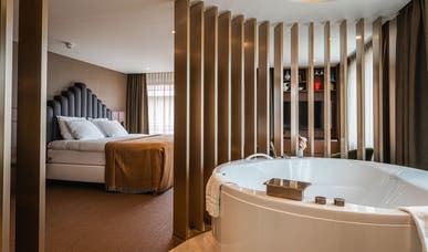 Queen Suite Queen Suite
