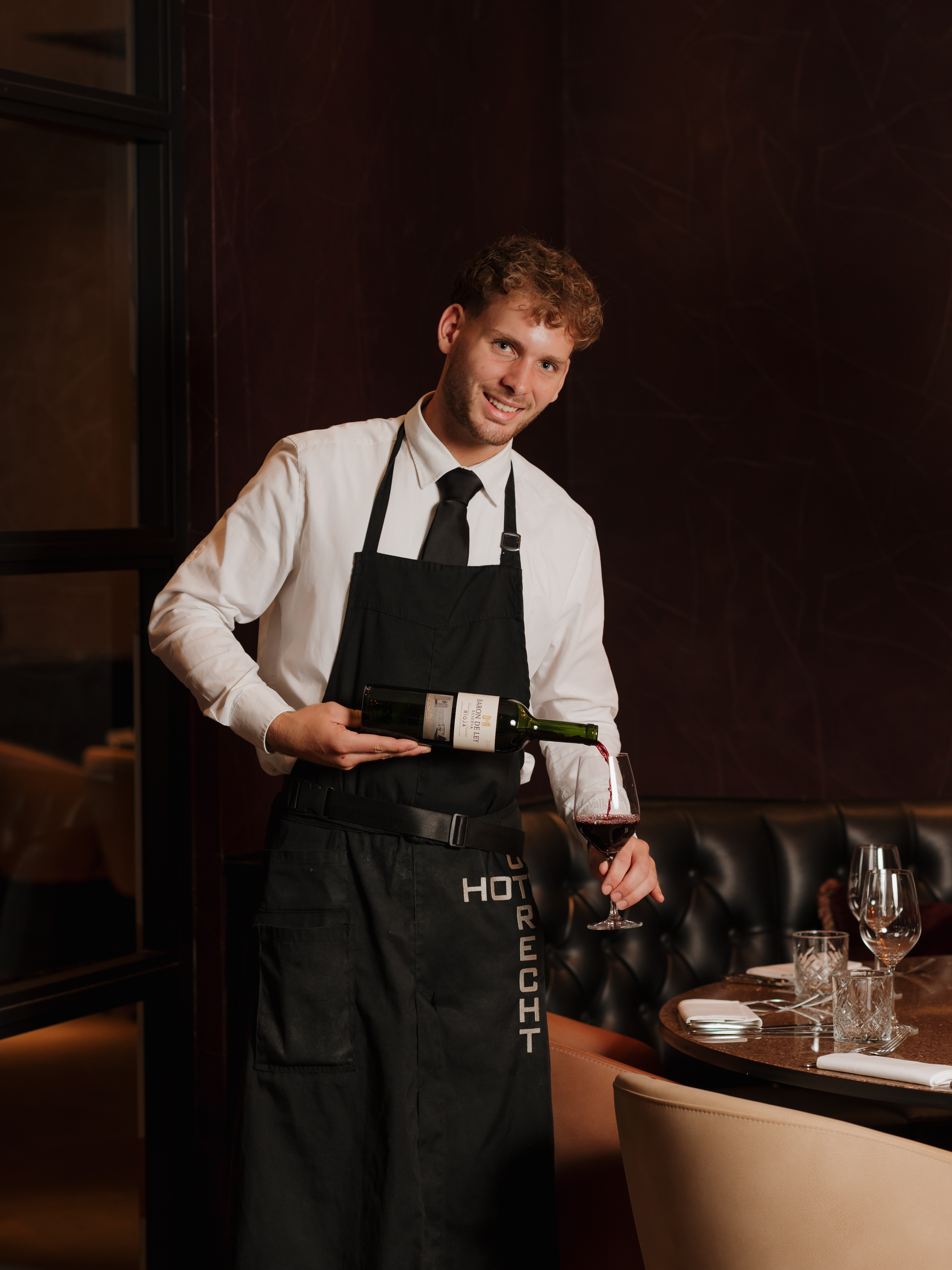 Medewerker bediening