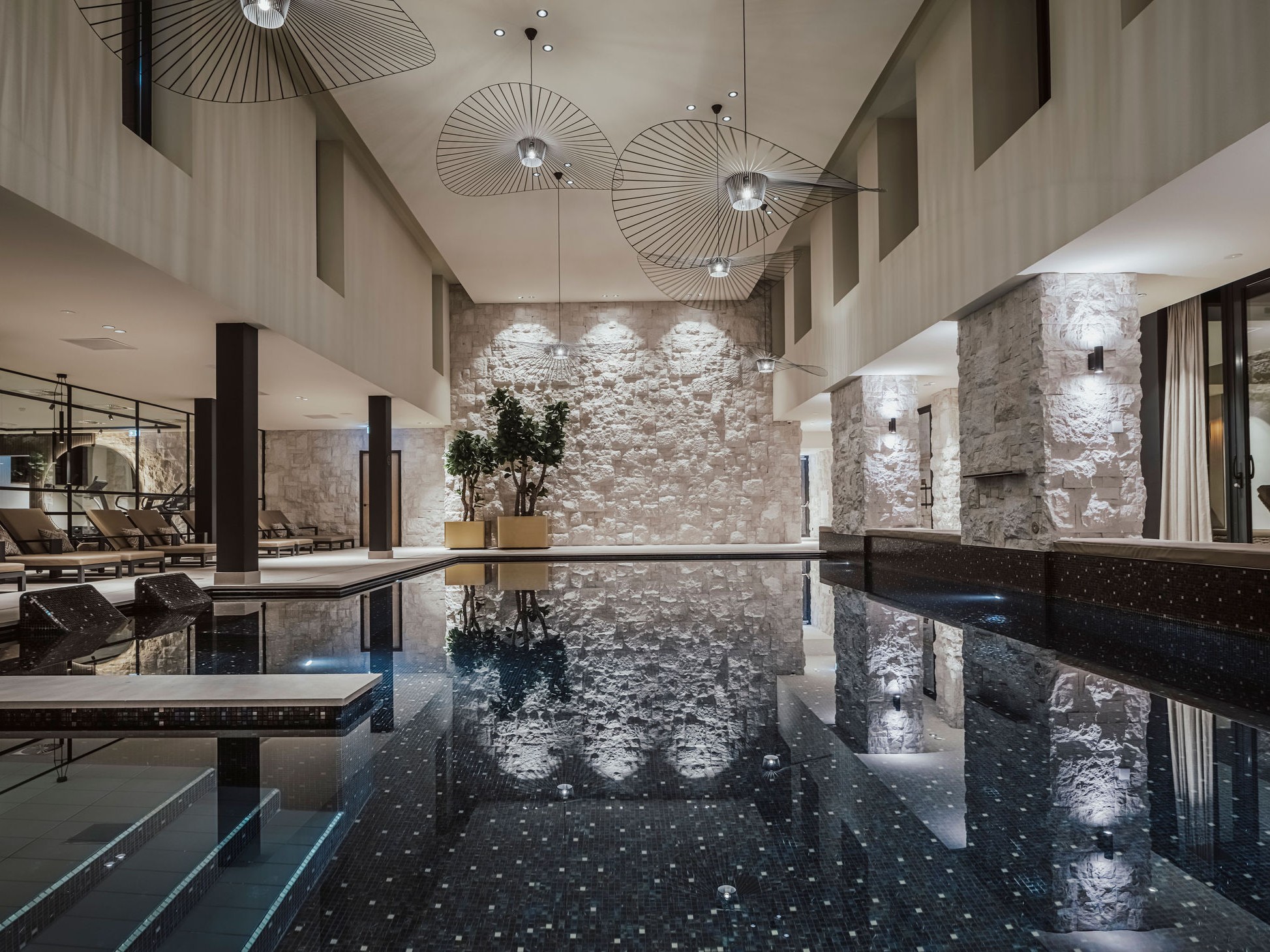 Verwarmd binnenzwembad