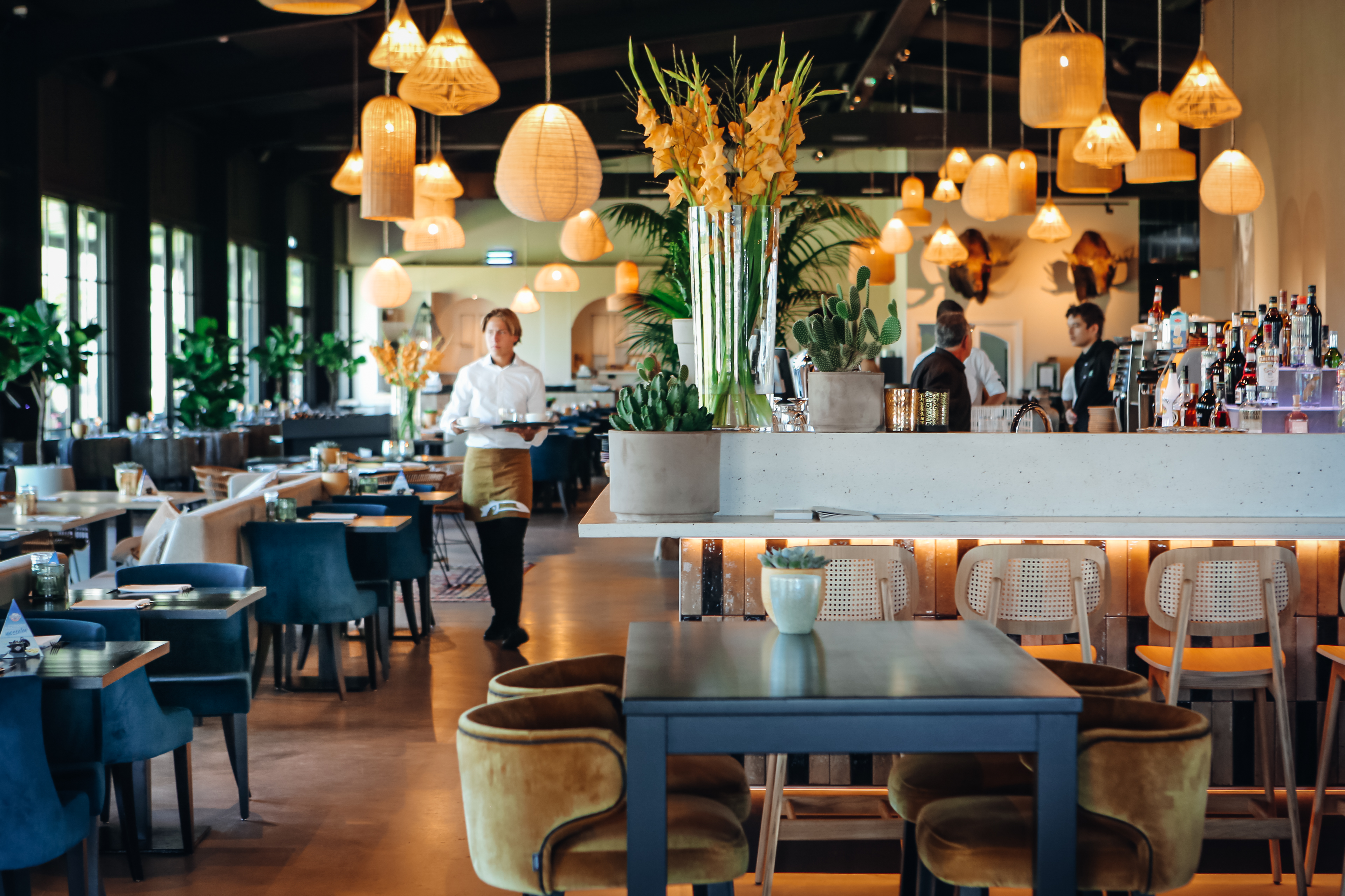 bij Valk Voorschoten