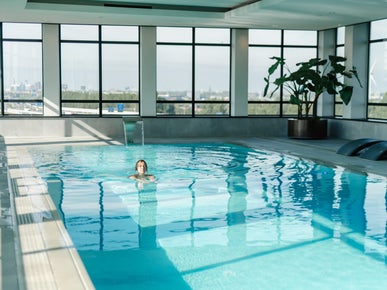 Zwembad Van der Valk hotel Den Haag-Nootdorp