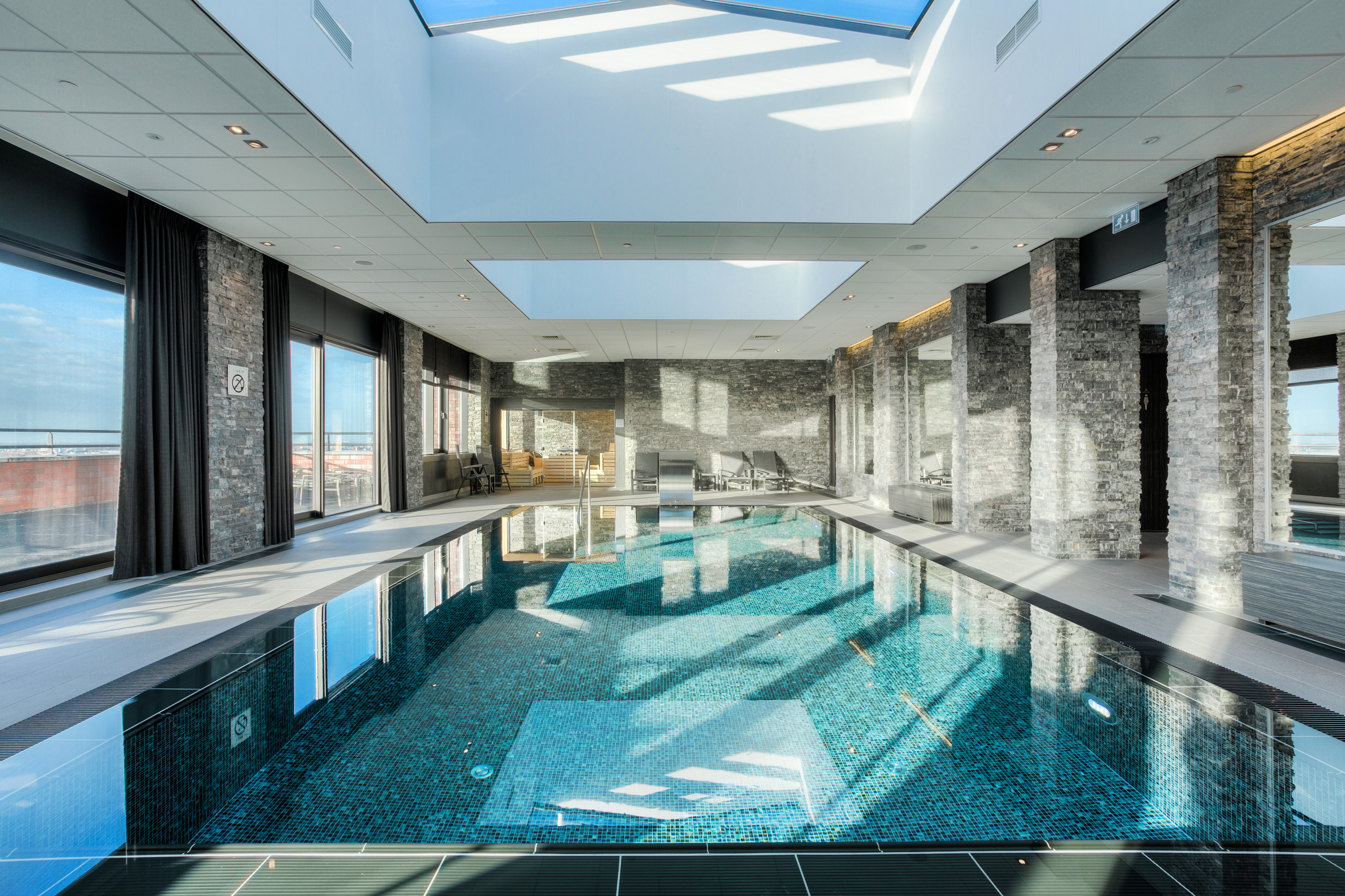 Verwarmd binnenzwembad