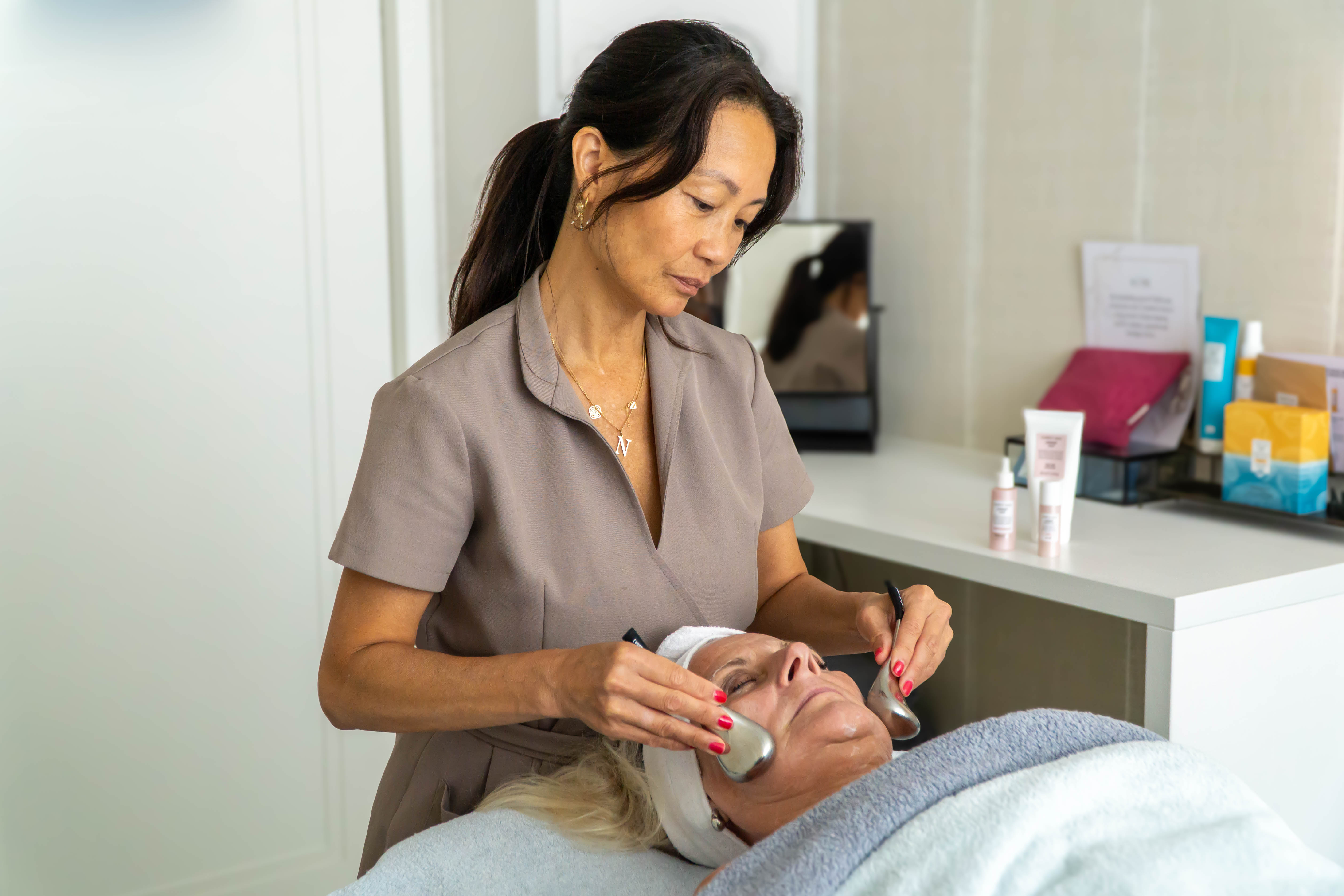 Verzorgende gezichtsbehandelingen