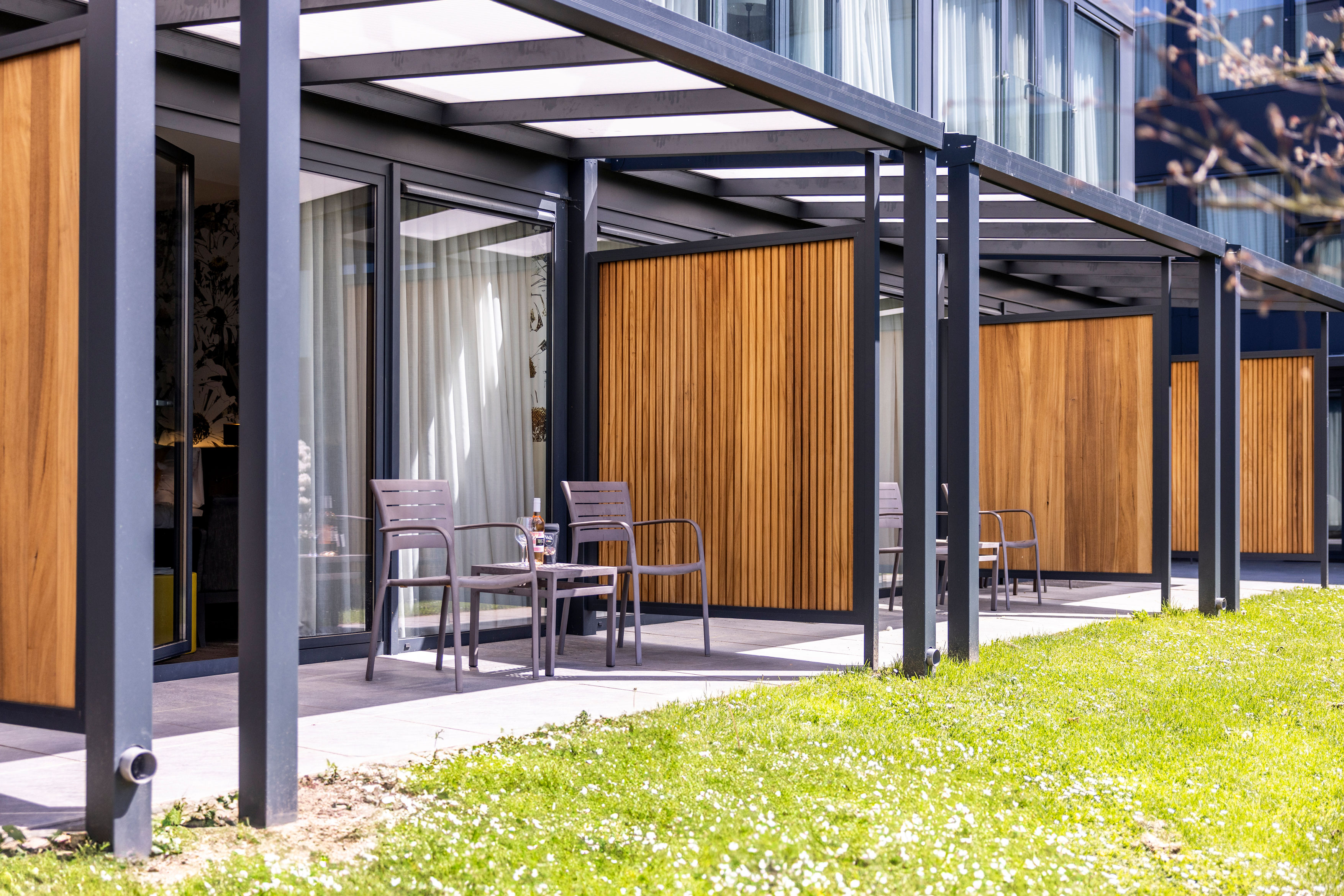 Comfort Twin | Terrace and garden side