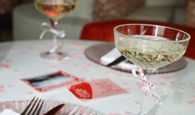 Zo organiseer jij het meest romantische diner voor Valentijnsdag Zo organiseer jij het meest romantische diner voor Valentijnsdag