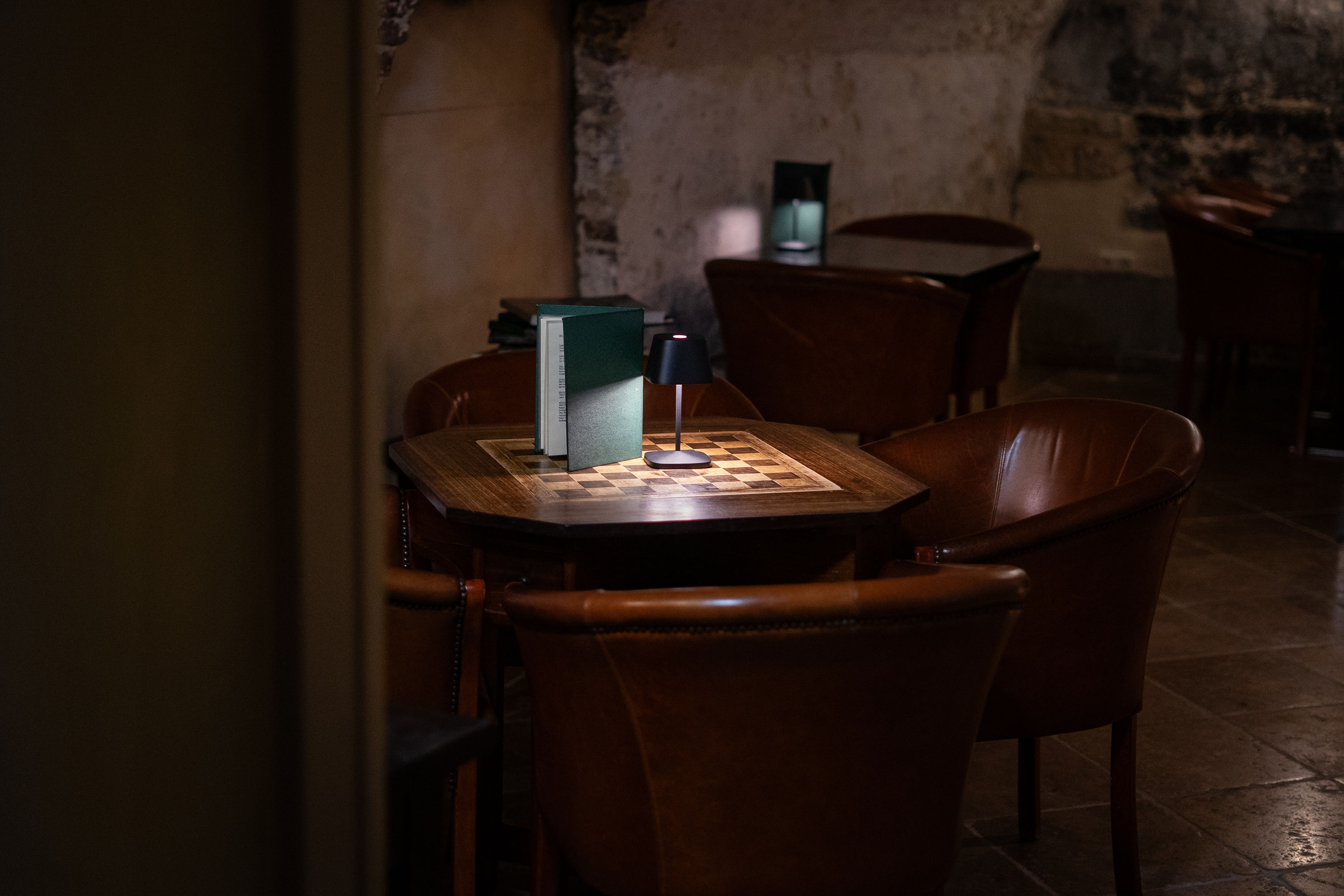 Auberge by night