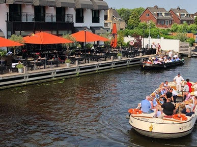 Terras aan het water Hotel Leiden