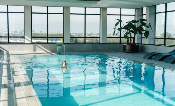 Zwembad Van der Valk Den Haag Nootdorp