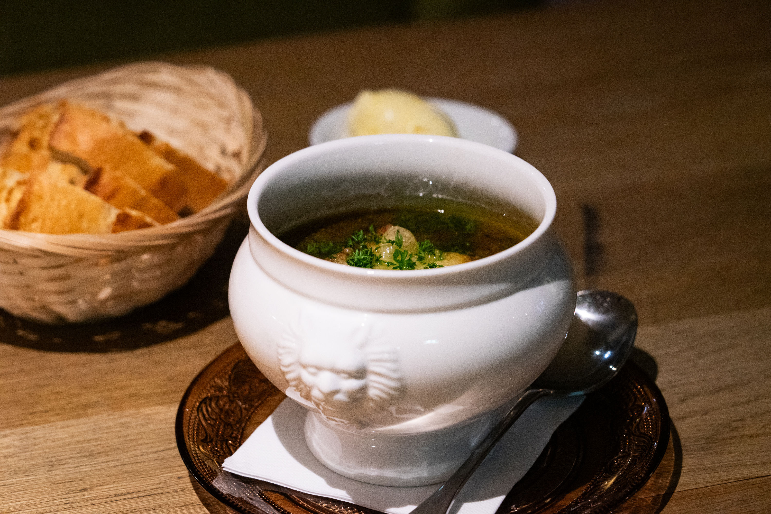 l'Auberge & Terras by Day