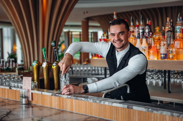 Barkeeper / barista Barkeeper / barista