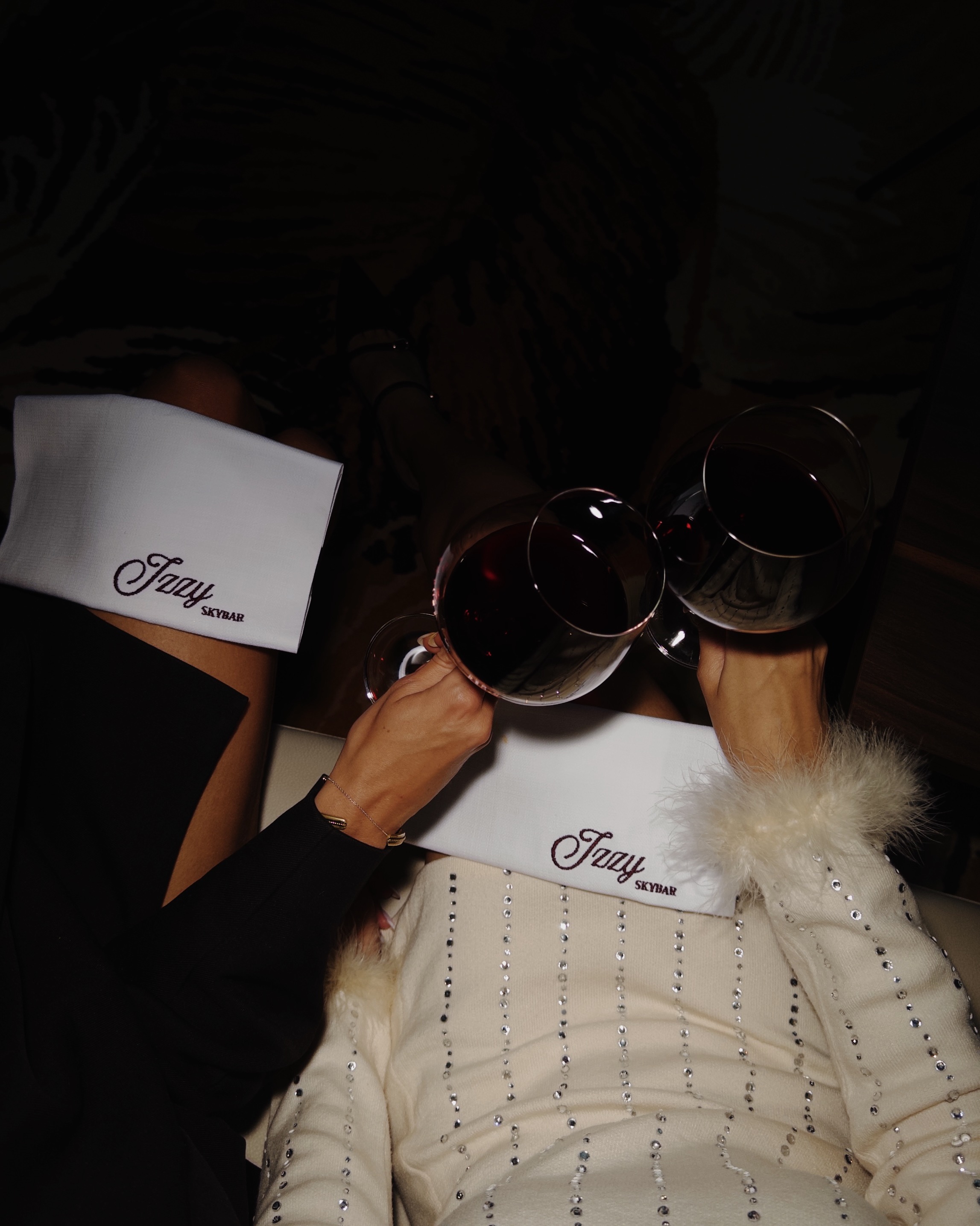 Izzy - Skybar en restaurant