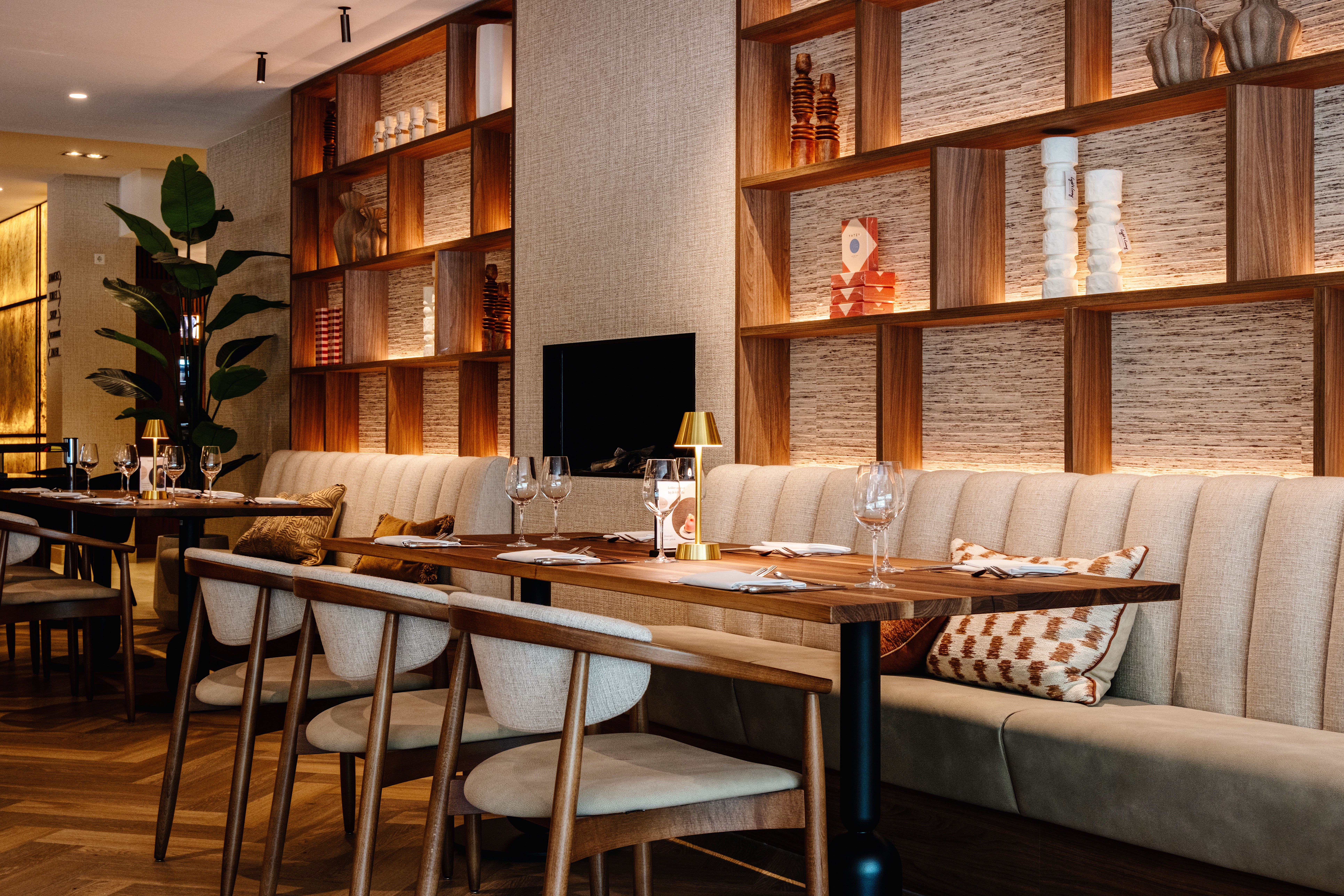 De sprankelend nieuwe lobby van Van der Valk Hotel Akersloot